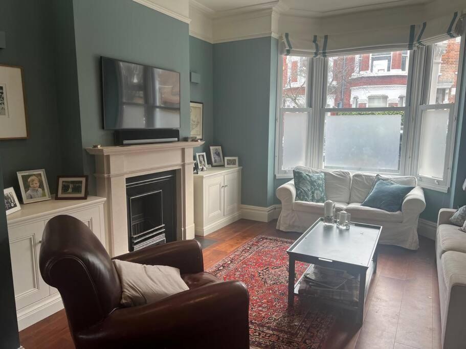 לונדון Four Bedroom Modern Victorian Wandsworth House מראה חיצוני תמונה