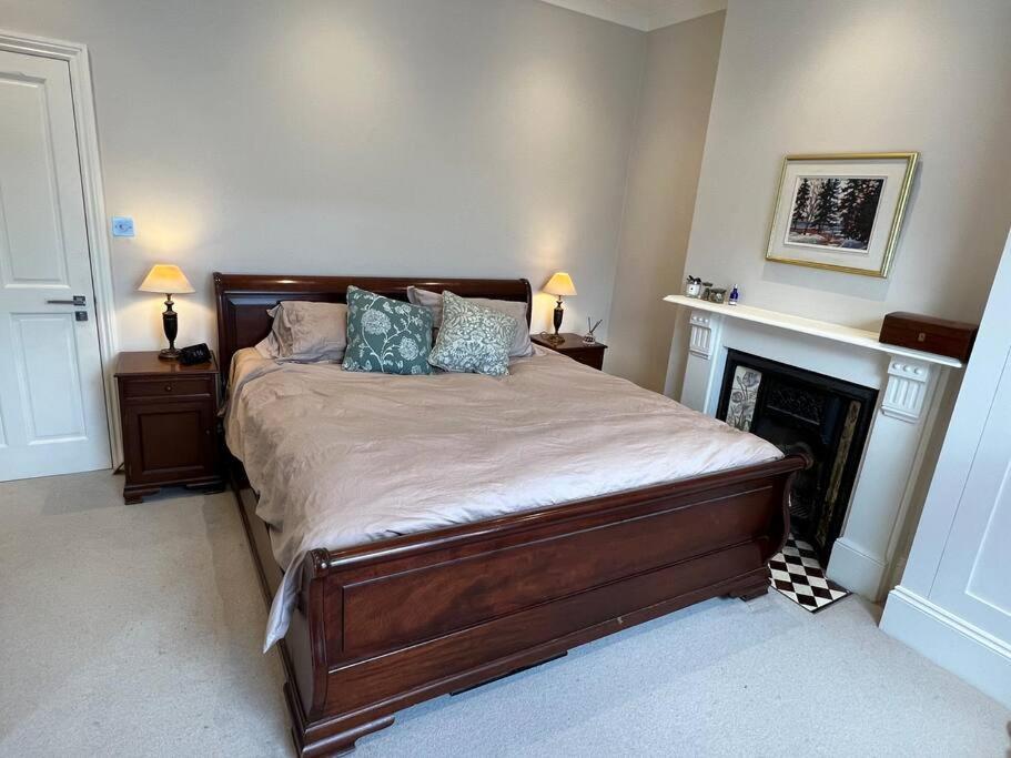 לונדון Four Bedroom Modern Victorian Wandsworth House מראה חיצוני תמונה