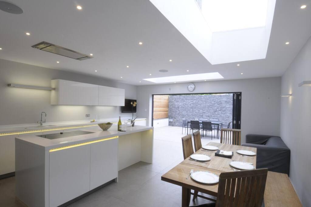 לונדון Four Bedroom Modern Victorian Wandsworth House מראה חיצוני תמונה
