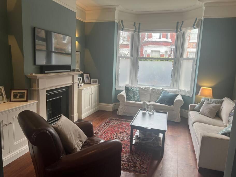 לונדון Four Bedroom Modern Victorian Wandsworth House מראה חיצוני תמונה